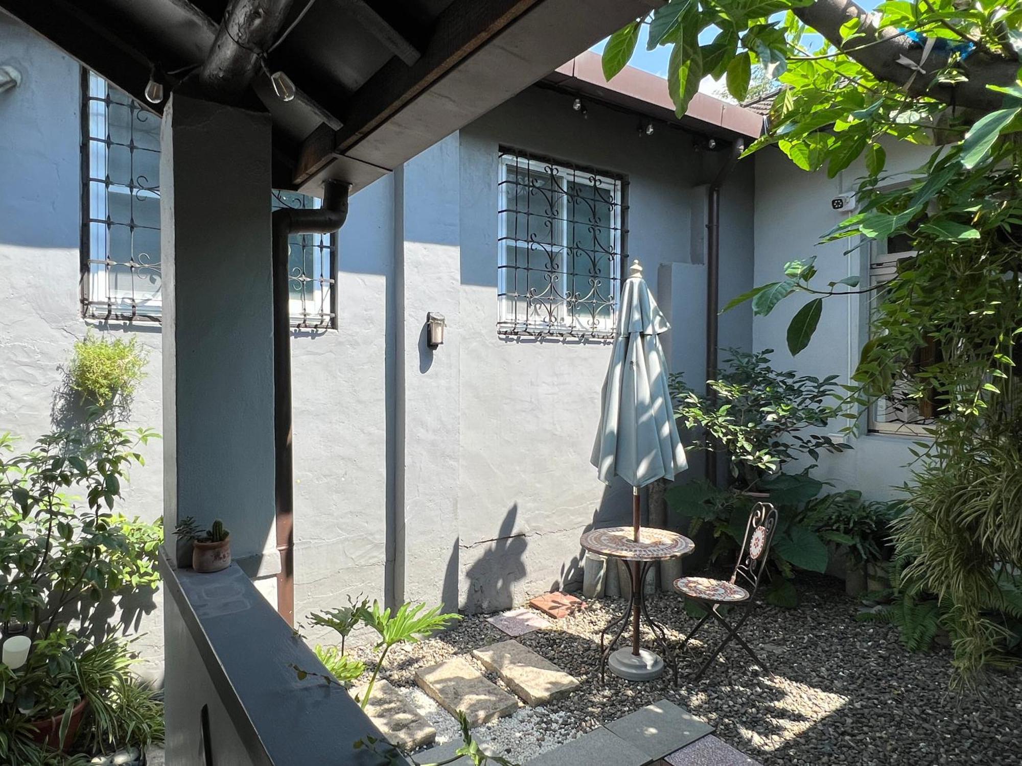 Naval Bureaucracy Apartment เกาสง ภายนอก รูปภาพ
