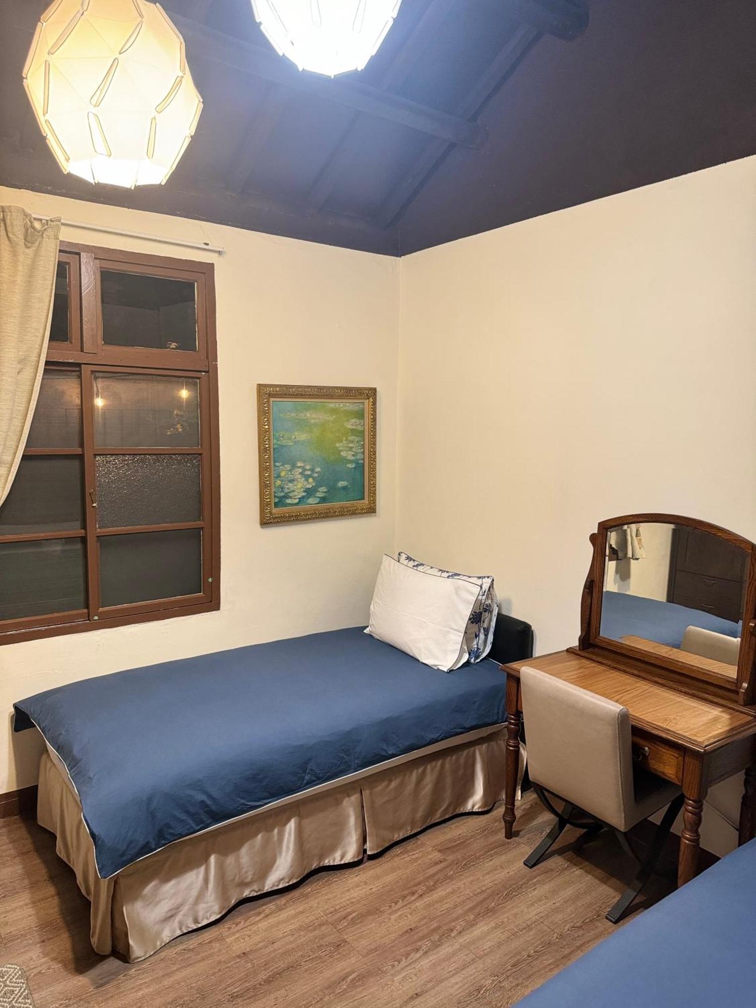 Naval Bureaucracy Apartment เกาสง ภายนอก รูปภาพ